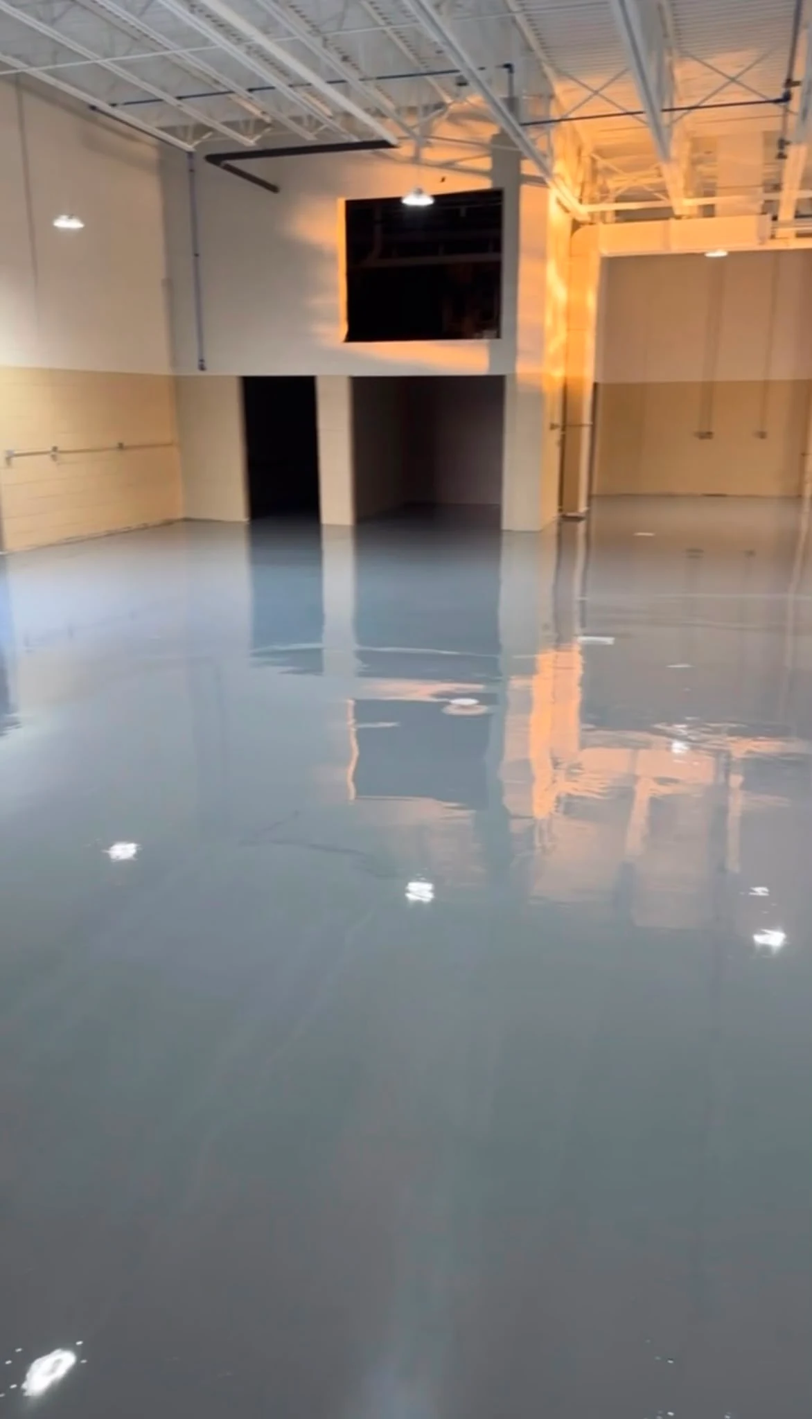 Solid color epoxy detail